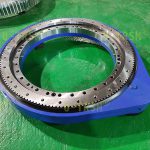 工業(yè)自動(dòng)化轉(zhuǎn)臺(tái)上水平安裝的S-II-O-0541直齒回轉(zhuǎn)驅(qū)動(dòng)