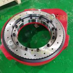 從側(cè)面安裝固定的豎直支撐回轉(zhuǎn)驅(qū)動(dòng)